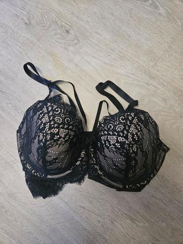 Hunkemöller  beschikbaar voor biedingen