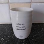 Zusss beker "Zullen we samen een bakkie doen?", Huis en Inrichting, Keuken | Servies, Ophalen of Verzenden, Overige stijlen, Kop(pen) en/of Schotel(s)
