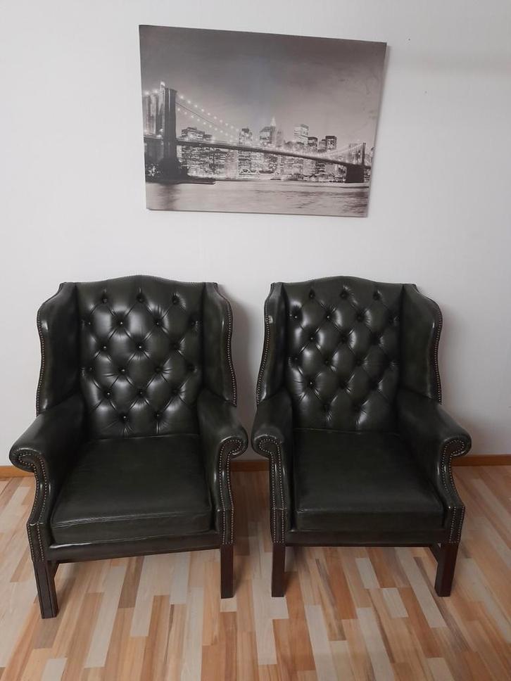 2 Chesterfield  fauteuils in donker groen leder, Huis en Inrichting, Fauteuils, Zo goed als nieuw, Hout, Leer, 75 tot 100 cm, 75 tot 100 cm