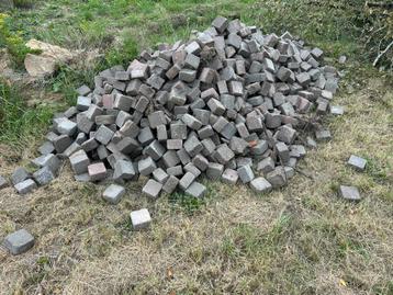 Terras stenen steentjes 10x10x5.5 tegel beschikbaar voor biedingen