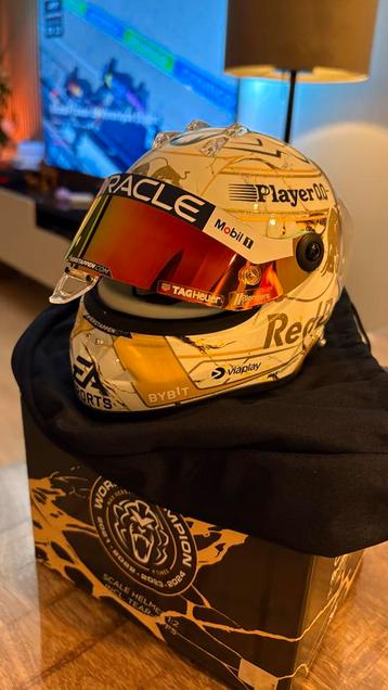 Max Verstappen 1:2 Helm 2024 - 4x Kampioen beschikbaar voor biedingen