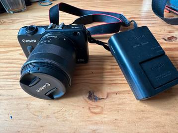 Canon EOS M2 met 18-55mm lens beschikbaar voor biedingen
