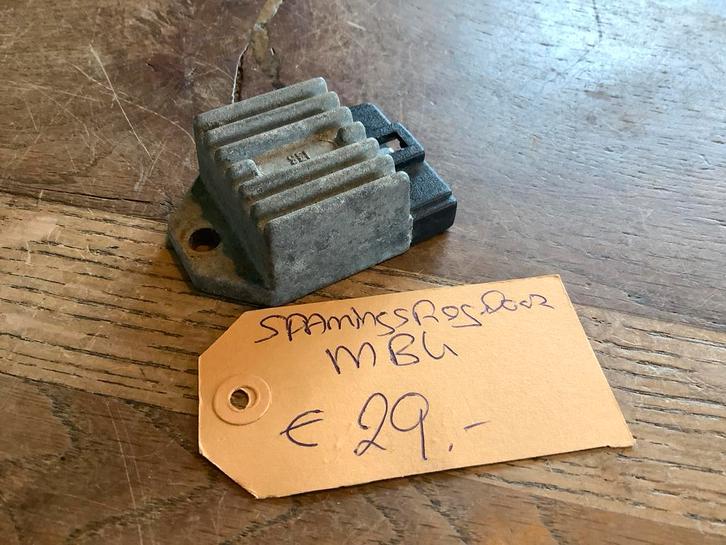 Spanningsregelaar o.a. MBK.                 (Electro Box C), Fietsen en Brommers, Brommeronderdelen | Scooters, Overige merken