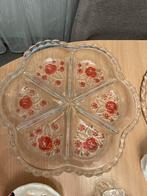 Vintage glazen serveerschaal met rozen, Schaal, Ophalen of Verzenden, Overige vormen, Glas