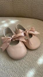 Schattige baby schoentjes/slofjes van Ralph Lauren maat 18, Ophalen of Verzenden, Zo goed als nieuw, Meisje, Truitje of Vestje