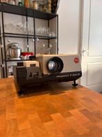 Leica P300 diaprojector + Colorplan-P2 90mm f/2.5 lens!, Ophalen of Verzenden
