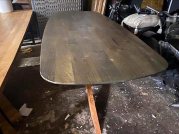 Tafel deens ovaal notenhout 240x100 houten matrix poot beschikbaar voor biedingen