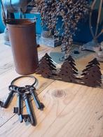 Vintage Sleutelbos & roestkleur vaas & roest kleur kerst, Ophalen of Verzenden, Gebruikt