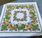 Vintage tafelkleed oranje geel bruine bloemen 84x86 cm (KT4), Ophalen of Verzenden, Gebruikt, Vierkant