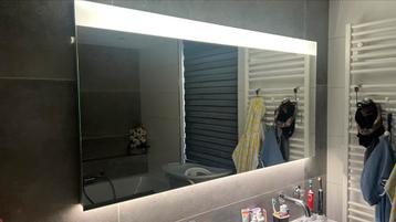 Badkamerspiegel (verwarmd) incl verlichting. beschikbaar voor biedingen