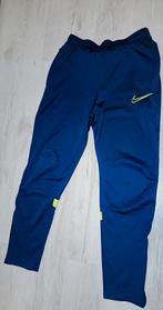 Nike trainingsbroek maat 147/158, Broek, Jongen of Meisje, Ophalen of Verzenden, Zo goed als nieuw