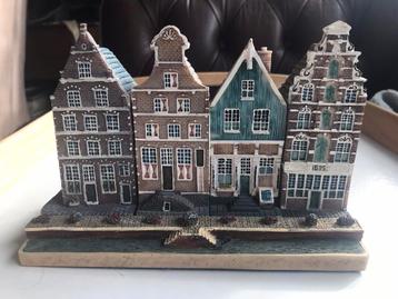 Kade met 4 grachtenpanden Blokker  beschikbaar voor biedingen
