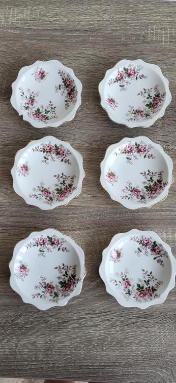 Royal Albert Lavender Rose petit four Schaaltjes beschikbaar voor biedingen