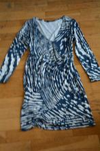 Blauwe witte Jurk merk in shape maat M, Maat 38/40 (M), Blauw, Knielengte, Gedragen