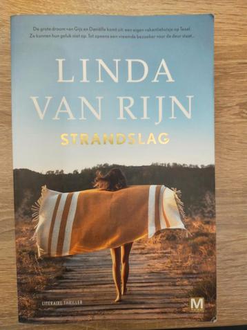 Boek van Linda van Rijn - Strandslag beschikbaar voor biedingen