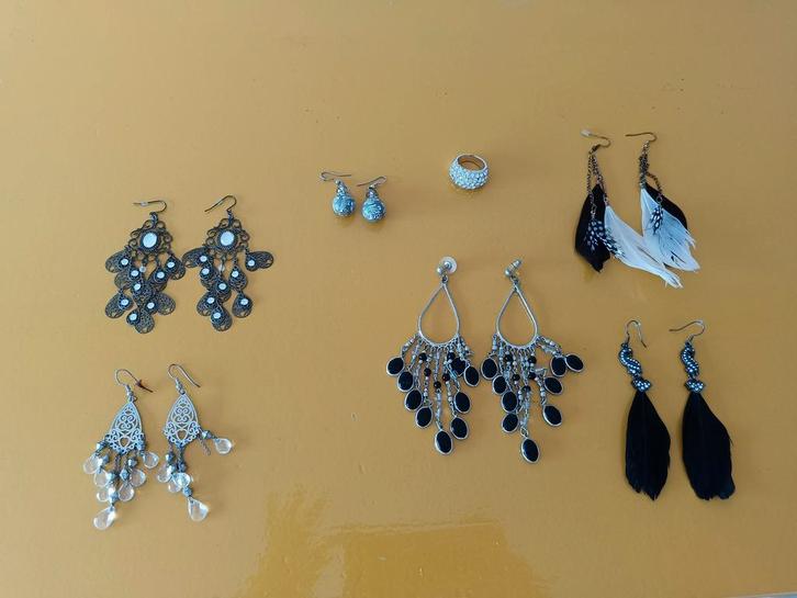 Oorbellen & Ring Set - 7 stuks, Sieraden, Tassen en Uiterlijk, Oorbellen, Gebruikt, Hangers, Overige materialen, Zwart, Met strass