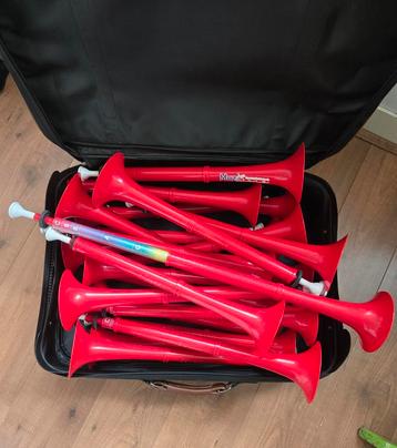 Partij (22) rode P-buzz trompetten beschikbaar voor biedingen