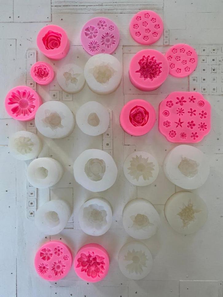 25 Siliconen mallen voor circa 45 verschillende bloemen, Hobby en Vrije tijd, Knutselen, Zo goed als nieuw, Materiaal, Ophalen of Verzenden