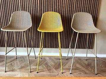 Kave Home Barkruk Quinby 75cm - 1x geel, 2x beige beschikbaar voor biedingen