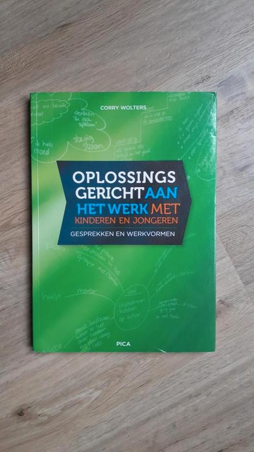 Oplossingsgericht aan het werk met kinderen en jongeren, Boeken, Wetenschap, Zo goed als nieuw, Sociale wetenschap, Ophalen of Verzenden