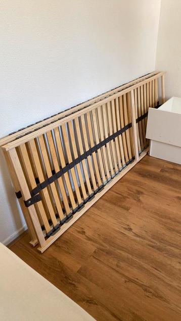 Lönset lattenbodems 140 cm en 2x lades brimnes bed 