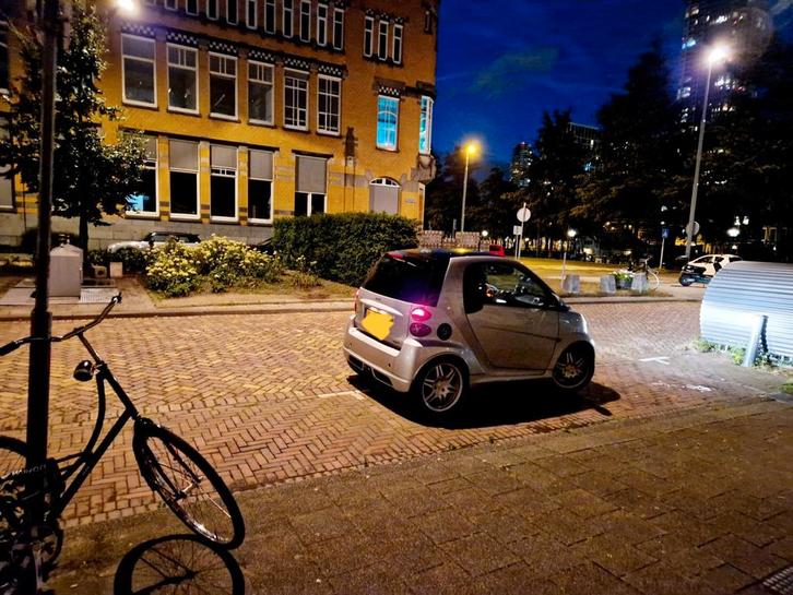 Smart ForTwo 1.0 72KW Coupe Brabus AUT 2012 Grijs, Auto's, Smart, Particulier, ForTwo, Airbags, Airconditioning, Alarm, Bluetooth