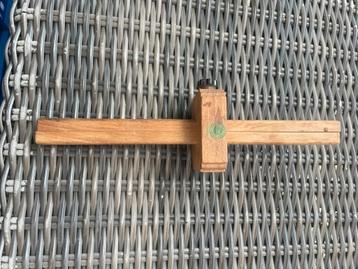 Hout gereedschap beschikbaar voor biedingen