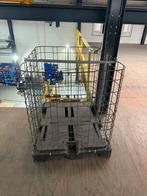 Pallet met metalen randen. Perfect voor opslag, Ophalen