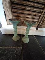 2 kunststof kandelaars,  groen oude look 23cm hoog, Overige materialen, Ophalen of Verzenden, Zo goed als nieuw, Groen