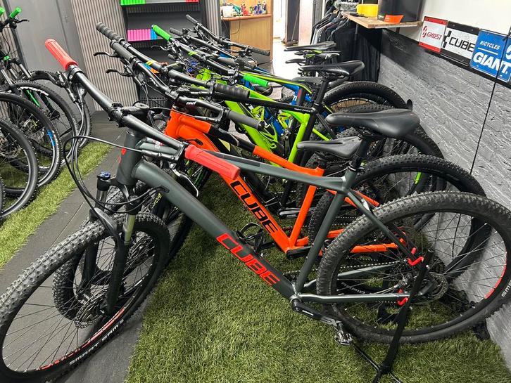 Cube mountainbike analog attention reaction acid ltd aim pro, Fietsen en Brommers, Fietsen | Mountainbikes en ATB, Zo goed als nieuw