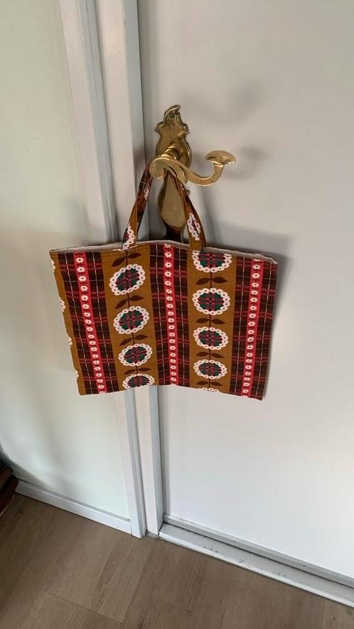 Vintage/Retro gebloemde Handtas orig jaren 60, Sieraden, Tassen en Uiterlijk, Tassen | Damestassen, Gebruikt, Handtas, Overige kleuren