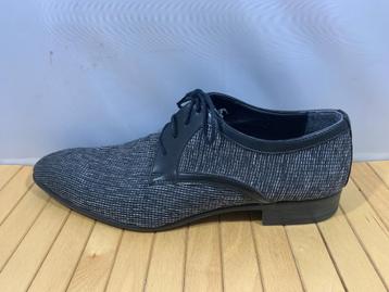 Tamboga, maat 43, mondaine zwart grijze veterschoenen. beschikbaar voor biedingen