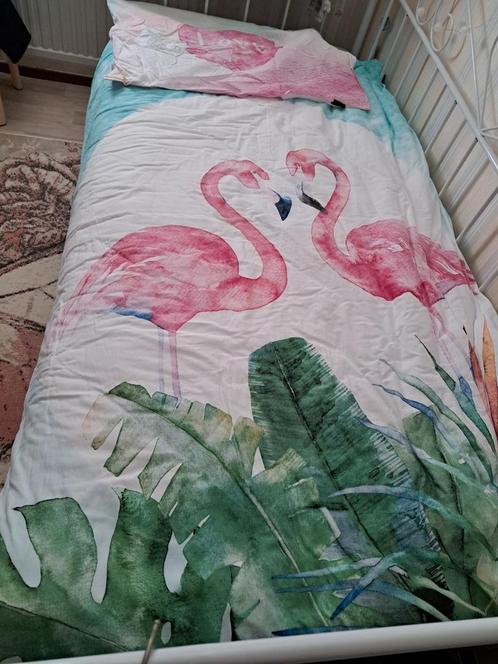 1PERSOONS DEKBED 2 OVERTREKKEN 2 KUSSENS EN HOESLAKEN, Kinderen en Baby's, Kinderkamer | Beddengoed, Zo goed als nieuw, Dekbedovertrek