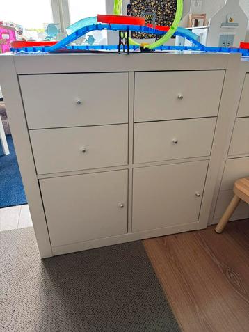 Kallax kastje 4 vakken beschikbaar voor biedingen