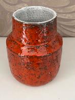 Red Lava Vaas, Ophalen