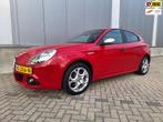 Alfa Romeo Giulietta 1.4 T Sprint - 17 inch - navi - trekhaa, Auto's, Alfa Romeo, Stof, Origineel Nederlands, Bedrijf, 500 kg