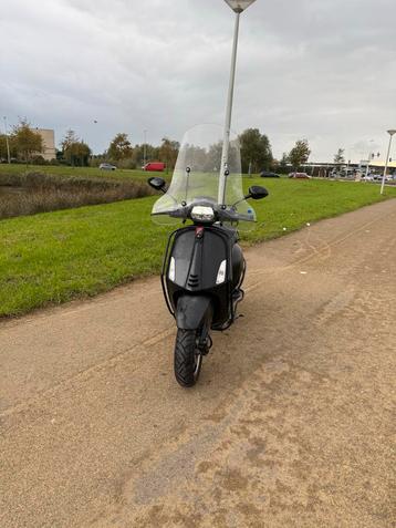 Vespa sprint 2020 e4 notte 45km full option beschikbaar voor biedingen