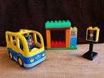 Duplo set schoolbus met bushalte +2 kinderen en 2 chauffeurs, Ophalen of Verzenden