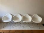 4 kunsstof eetkamerstoelen., Ophalen, Kunststof, Gebruikt, Wit