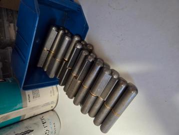 30x DX Aanlaspaumelle 100X14mm Blank staal

 beschikbaar voor biedingen