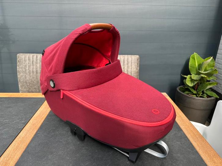 Maxi Cosi Jade Reiswieg - Essential Red, Kinderen en Baby's, Autostoeltjes, Zo goed als nieuw, Maxi-Cosi, 0 t/m 13 kg, Isofix