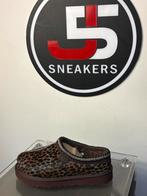 UGG Pantoffels Luipaardprint - Maat 37 & 39, Ophalen of Verzenden, Zo goed als nieuw, Bruin, Pantoffels of Sloffen