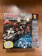 RISK 2210 AD (Engels Talig), Hobby en Vrije tijd, Gezelschapsspellen | Bordspellen, Hasbro, Vijf spelers of meer, Gebruikt, Ophalen of Verzenden