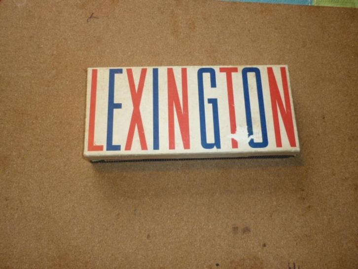 Oud Lexington kartonnen sigaretten verpakkingsdoosje, Verzamelen, Rookartikelen, Aanstekers en Luciferdoosjes, Gebruikt, Tabaksdoos of Verpakking