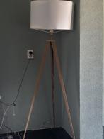 2 vloerlampen (poot metaal), Huis en Inrichting, Lampen | Vloerlampen, Ophalen, Zo goed als nieuw