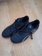 Puma sport/gymschoenen, zaalvoetbalschoenen maat 38, Kinderen en Baby's, Puma, Ophalen of Verzenden, Zo goed als nieuw, Jongen of Meisje