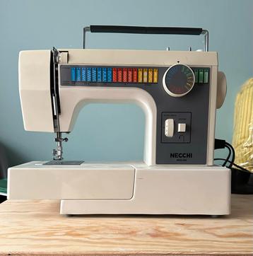 Naaimachine necchi 559 - Perfect voor beginners! beschikbaar voor biedingen