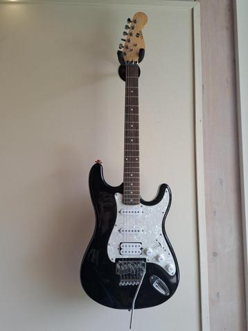 gitaar beschikbaar voor biedingen