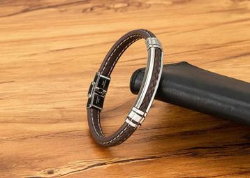 Bruine Gevlochten Leren Heren Armband Met Stalen Accenten beschikbaar voor biedingen