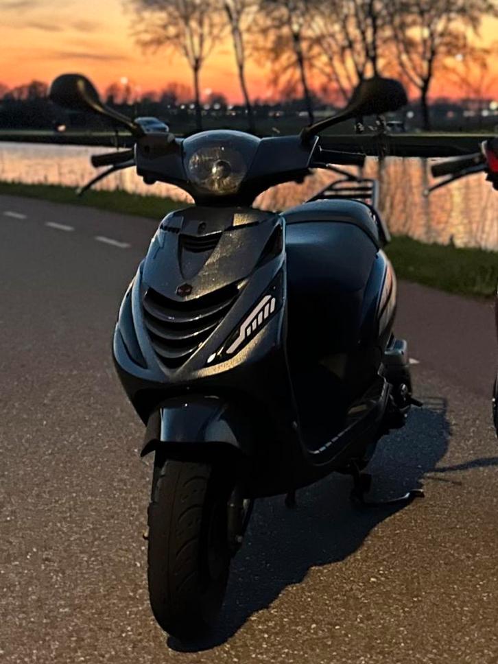 Piaggio Zip 50cc 4t v2 2016, Fietsen en Brommers, Scooters | Piaggio, Gebruikt, Zip, Benzine, Ophalen